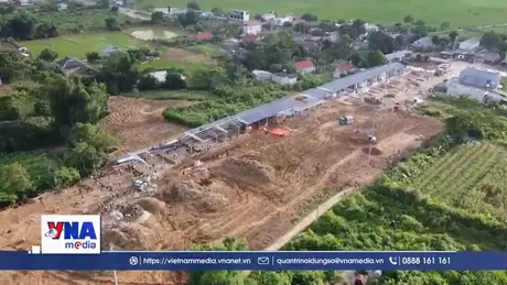 Xuyên đêm xây nhà cho nhân dân vùng lũ Mường Than
