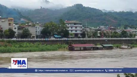 Mưa lớn gây lũ trên sông Hồng tại Lào Cai