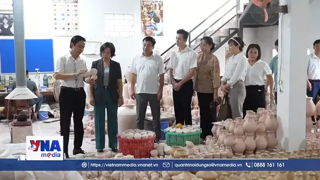 Phát triển kinh tế tập thể với bảo tồn và phát huy giá trị làng nghề