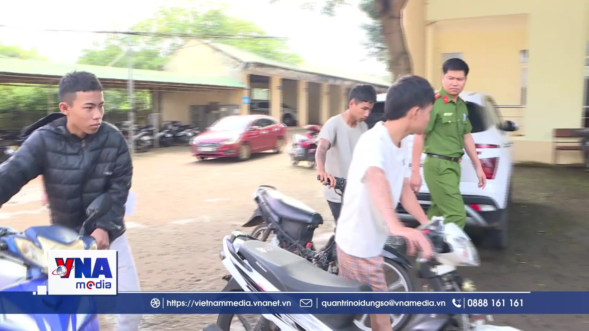 Sa lưới kẻ cầm đầu băng cướp dùng dao uy hiếp người đi đường trong đêm