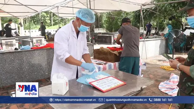 Lấy mẫu hài cốt liệt sĩ chưa xác định thông tin tại Chợ Đồn