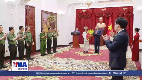 Trao quyết định thăng quân hàm Thượng tướng Công an nhân dân