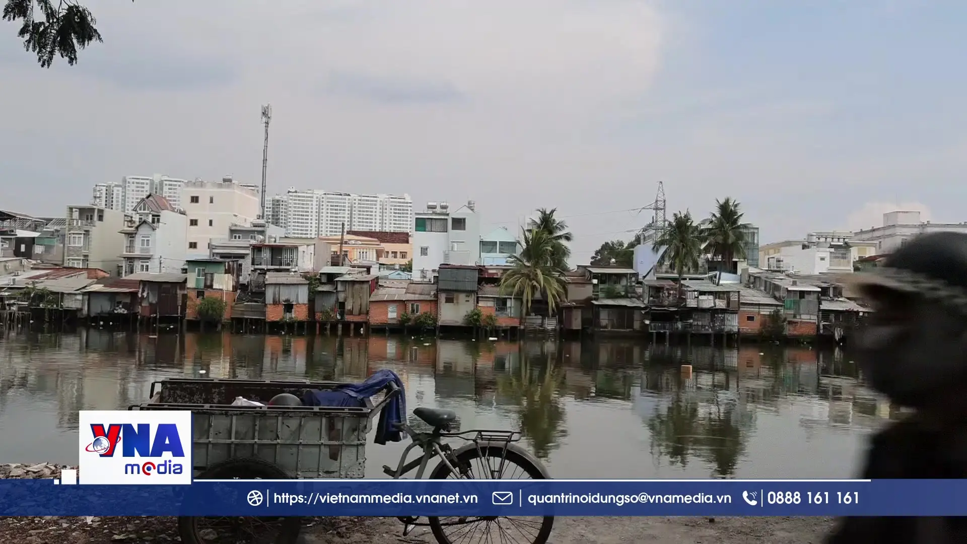 TP.HCM đẩy nhanh chỉnh trang kênh rạch cải thiện môi trường