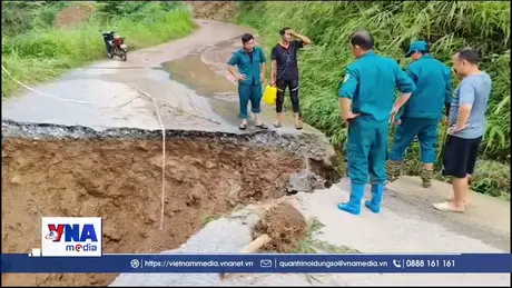 Mưa lớn gây sạt lở, chia cắt giao thông tại Tuyên Quang