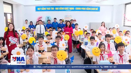 Học sinh đầu cấp háo hức tựu trường