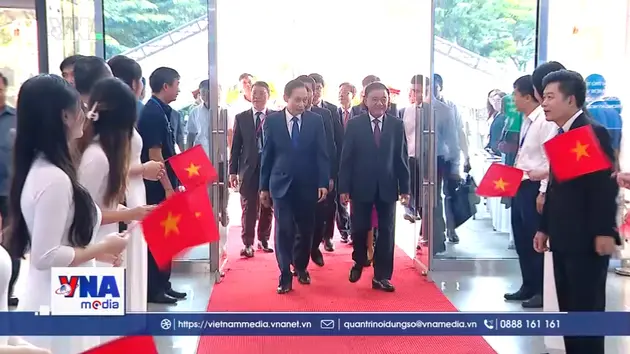 Phiên họp toàn thể về đối ngoại Đảng và đối ngoại nhân dân