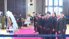 Các hội, đoàn người Việt Nam tại Lào viếng đồng chí Xaysomphone Phomvihane
