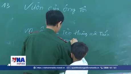 Vun đắp kiến thức cho học trò nghèo vùng biên Gia Lai