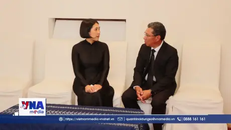 Đại sứ Việt Nam tại Bỉ ghi sổ tang tưởng niệm Chủ tịch Quốc hội Lào