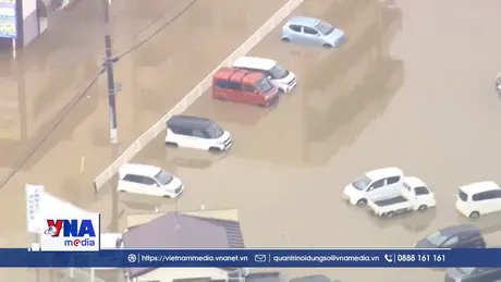 Mưa lớn khiến hàng nghìn người mắc kẹt ở Nhật Bản