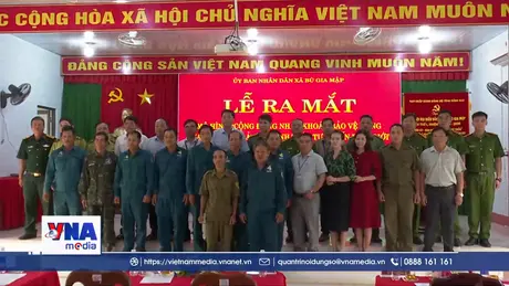 Cộng đồng nhận khoán bảo vệ rừng tham gia bảo vệ tuyến biên giới