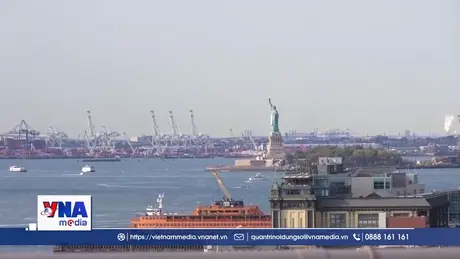Mỹ tạm hoãn áp thuế đối với hàng hóa của Canada