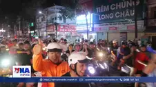 Người dân Đồng Tháp xuống đường mừng chiến thắng của tuyển Việt Nam