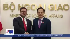 Việt Nam luôn coi trọng tăng cường quan hệ với Chile