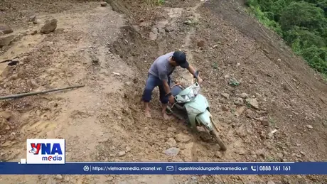 Đường độc đạo sạt lở nghiêm trọng, hơn 150 hộ dân bản Na Ngân bị cô lập