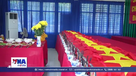 Dâng hương và đưa 1 hài cốt liệt sĩ về nghĩa trang Hòn Dung