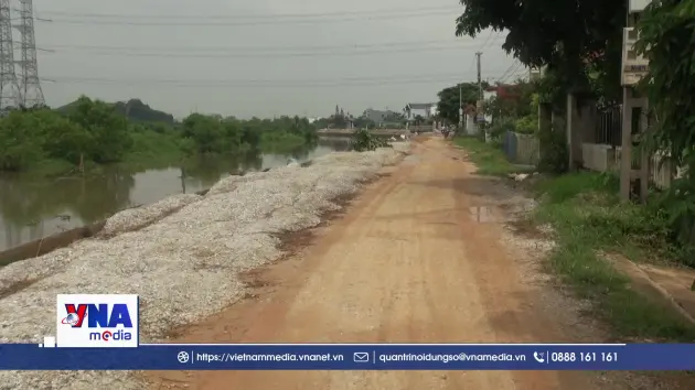 Thanh Hóa: Dự án Xử lý sự cố sạt lở đê tả sông Càn chưa hoàn thành gây khó khăn cho người dân
