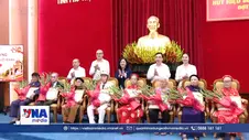 Trao tặng Huy hiệu 80 năm tuổi Đảng cho các đảng viên lão thành