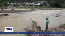 Mưa lũ gây sạt lở, chia cắt bản Na Ngân, Nghệ An