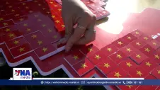 8.100 lá cờ Tổ quốc tạo nên hình hài đất nước
