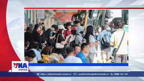 Trạm tin số chiều 28/8: Các bến xe tấp nập hành khách rời Hà Nội trước kỳ nghỉ lễ Quốc khánh 2/9