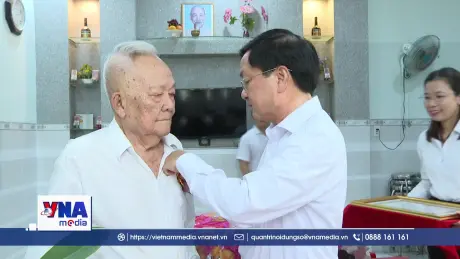 Tây Ninh trao và truy tặng Huy hiệu Đảng cho 1.266 đảng viên