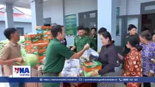 Trao quà hỗ trợ hộ khó khăn khu vực biên giới biển