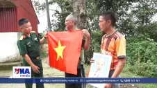 Thắm đỏ sắc cờ Tổ Quốc và hình ảnh Bác Hồ nơi biên cương