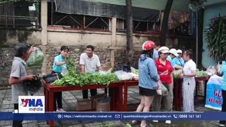 Ấm lòng “Gian hàng 0 đồng” 10 năm hỗ trợ người khó khăn