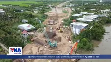 Thi công xuyên lễ tại công trường cao tốc Mỹ An - Cao Lãnh
