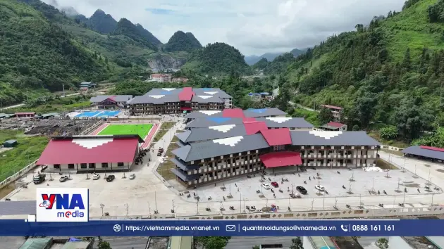 Hàng triệu học sinh cả nước bước vào năm học mới