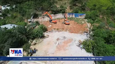 Hiện trường phá dỡ 4 công trình vi phạm tại hồ Đồng Đò