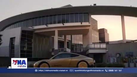 Tesla thử nghiệm xe taxi tự hành Cybercab không vô lăng