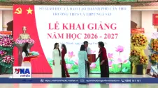 Phó Chủ tịch Quốc hội Nguyễn Thị Hồng dự khai giảng năm học tại Cần Thơ