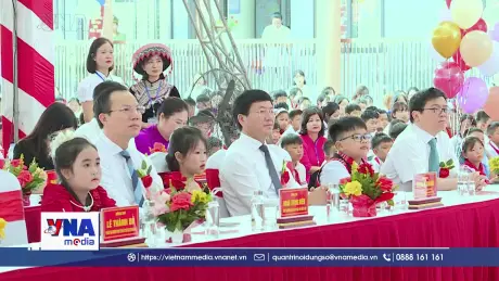 Phó Thủ tướng Thường trực dự khai giảng năm học mới tại Điện Biên