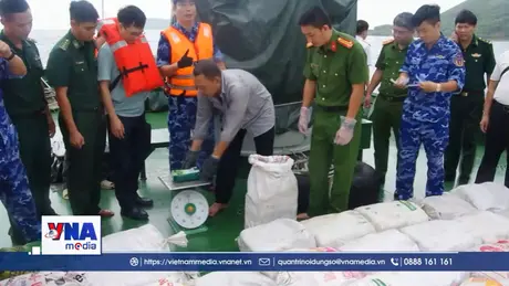 Bắt hơn 1 tấn ma túy tổng hợp trên biển