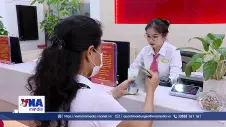 Người dân gửi tiền vào ngân hàng tăng mạnh