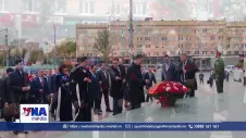 Tổng Bí thư, Chủ tịch nước đặt hoa tại Tượng đài Chủ tịch Hồ Chí Minh và Đài tưởng niệm Liệt sĩ Vô danh