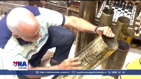 Nghệ nhân Syria biến tàn tích chiến tranh thành tác phẩm nghệ thuật