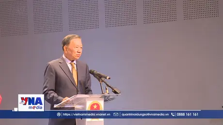 Tổng Bí thư, Chủ tịch nước Tô Lâm gặp gỡ cán bộ Đại sứ quán và cộng đồng người Việt Nam tại Pháp