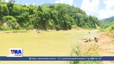 Lạng Sơn chấm dứt tình trạng học sinh qua sông bằng bè mảng tự chế