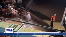 Quảng Trị tập trung khắc phục sự cố các xà lan bị mắc kẹt