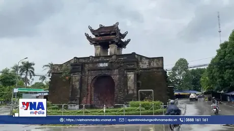 Kênh hào thành cổ Vinh ô nhiễm, bốc mùi hôi thối