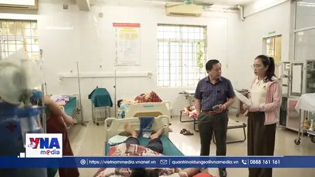 Hàng chục người nghi ngộ độc thực phẩm sau khi ăn bánh mì
