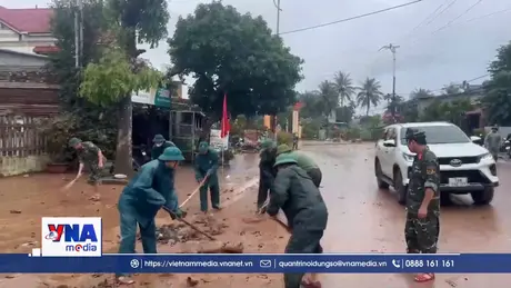 Sát cánh cùng nhân dân khắc phục hậu quả mưa lũ