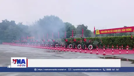Việt Nam bắn 21 loạt đại bác chào mừng Nhà Vua và Hoàng hậu Thái Lan