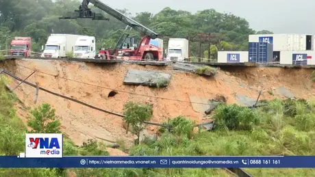 Quảng Trị khắc phục hậu quả mưa lũ, sạt lở đất