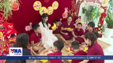 Mang Trung thu sớm cho trẻ kém may mắn ở Đồng Nai