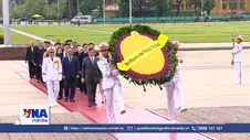 Nhà Vua và Hoàng hậu Thái Lan vào Lăng viếng Chủ tịch Hồ Chí Minh