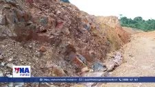 Mưa lớn gây sạt lở tuyến đường mới đưa vào sử dụng ở Quảng Trị